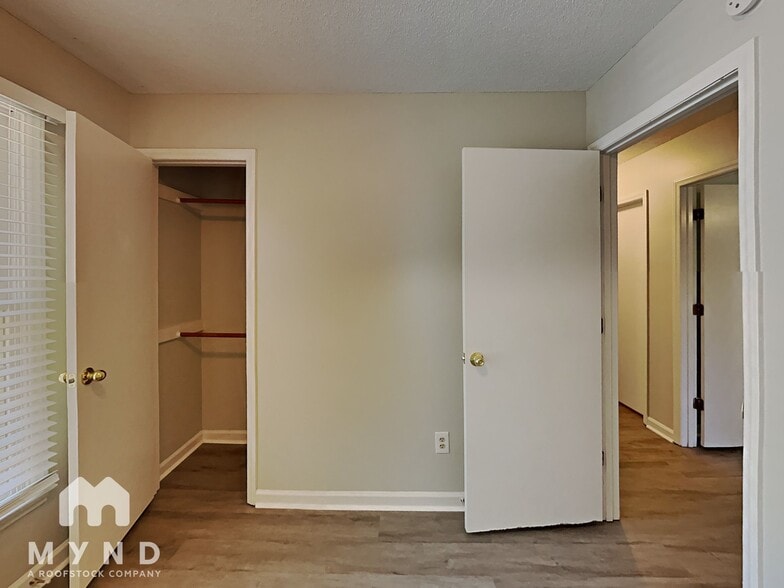 Building Photo - 2912 Sylvester St