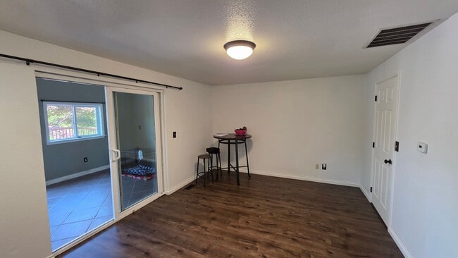 Building Photo - Heart of Puyallup Stunner; a Must See!