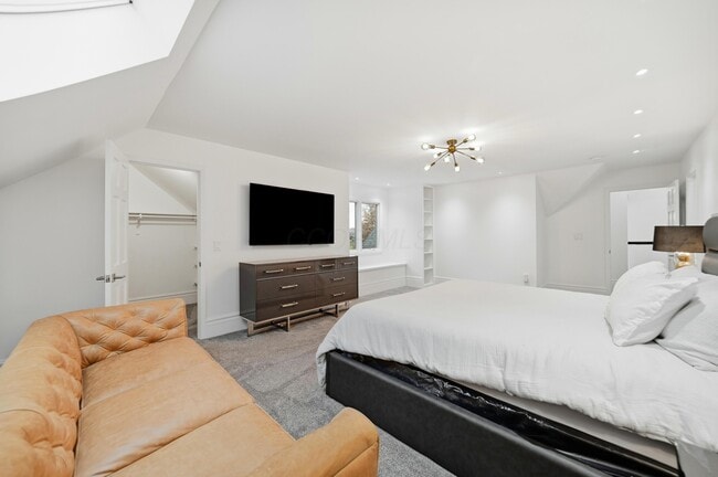 Building Photo - 8661 Craigston Ct