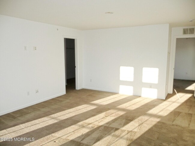 Building Photo - 2-24 Michael Dr