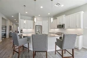 Building Photo - 698 Dayridge Dr