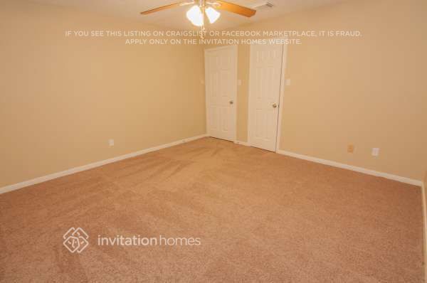 Building Photo - 2113 Pleasant Valley Dr