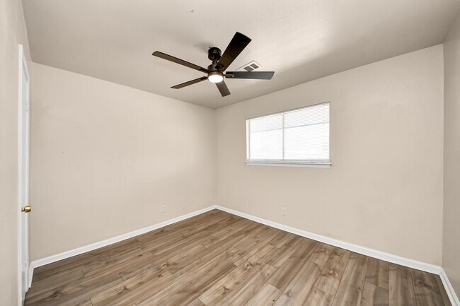 Building Photo - 1320 Griffin St