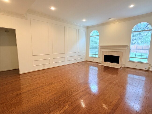 Building Photo - 3306 Vista Lake Dr