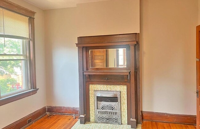 Building Photo - 3227 Jefferson Ave