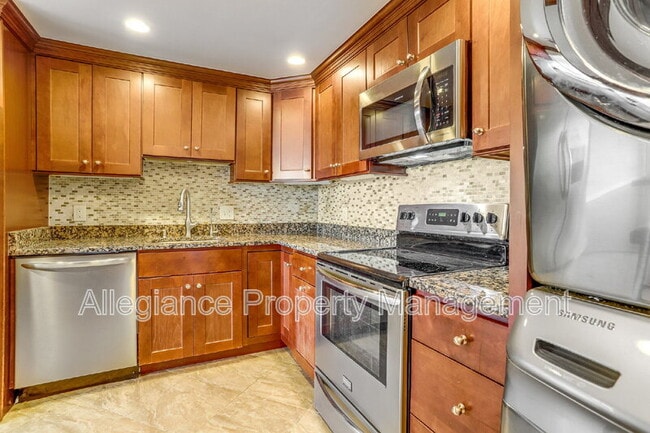 Building Photo - 6301 Stevenson Ave