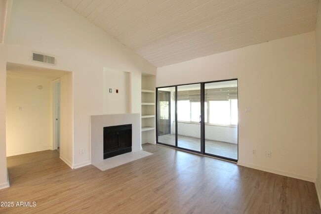 Building Photo - 5998 N 78th St