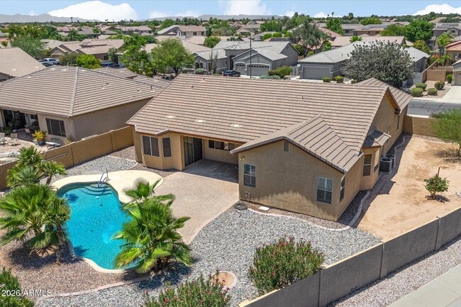 Building Photo - 2619 E Hazeltine Way