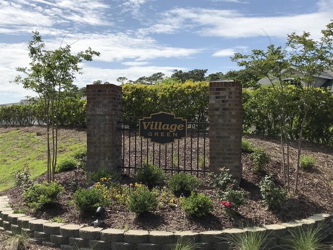 Building Photo - 539 Village Green Dr