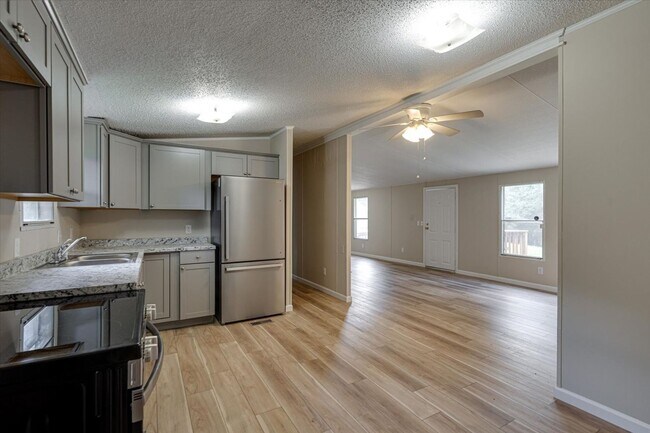 Building Photo - Peaceful 2BR 2 BA in Soddy Daisy