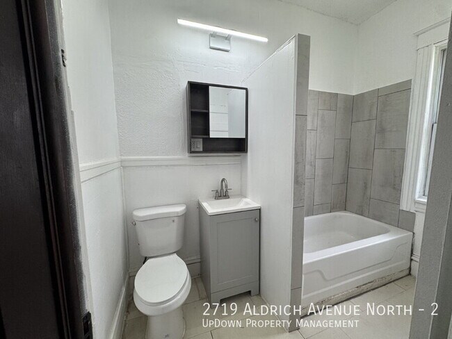 Building Photo - 2719 N Aldrich Ave