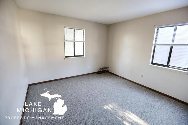 Building Photo - 4831 Stauffer Ave SE