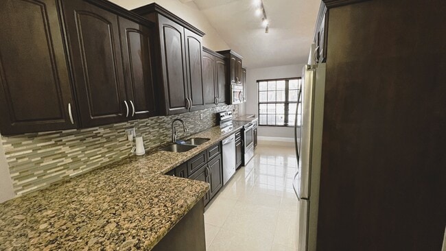 Kitchen - 2310 Elm Ct