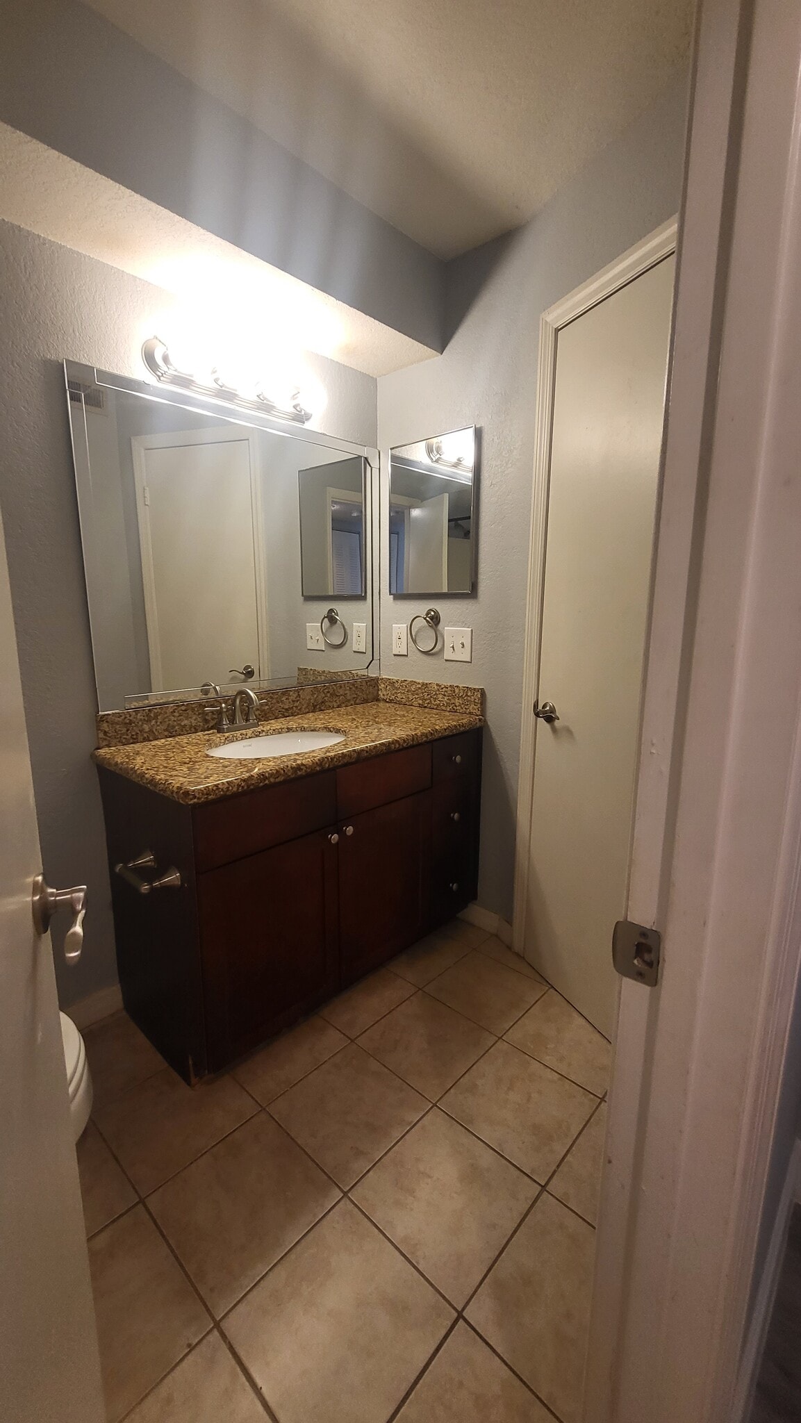 Building Photo - 5140 Conroy Rd