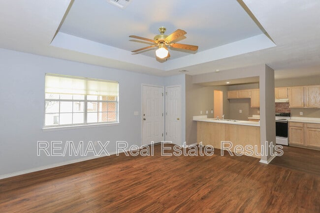 Building Photo - 2306 W Roselawn St