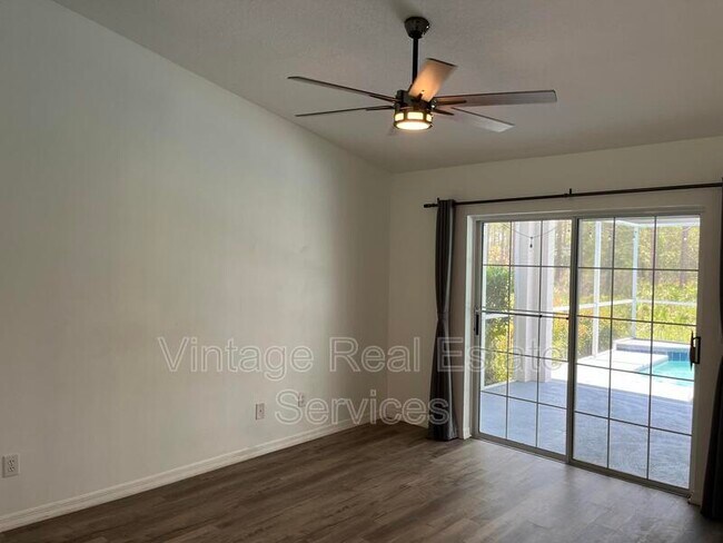 Building Photo - 9411 Willow Cove Ct