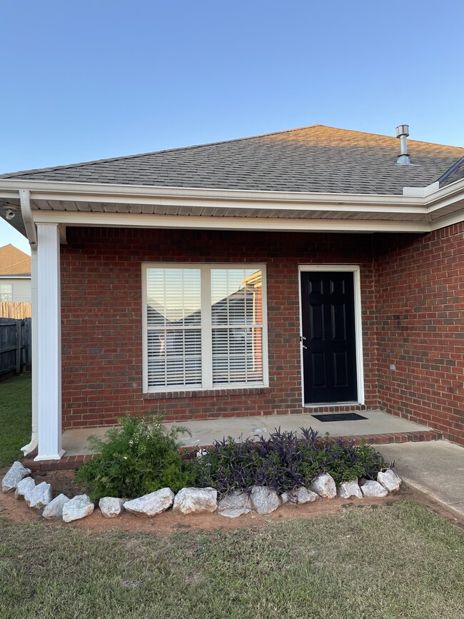 Building Photo - 364 Split Rail Dr