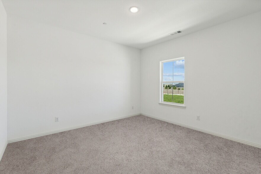 Building Photo - 1021 Featherglass Ln
