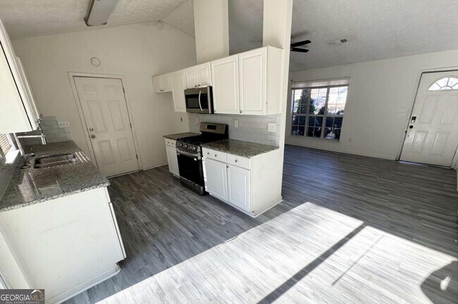 Building Photo - 2119 Briar Glen Ln SW