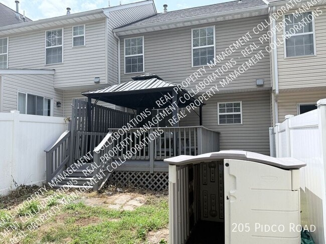 Building Photo - 205 Pidco Rd