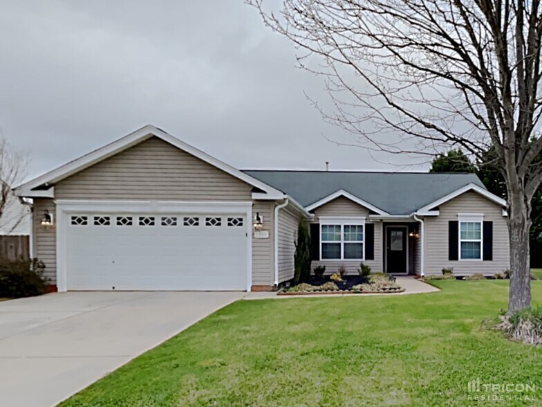 Building Photo - 7311 Village Acre Dr