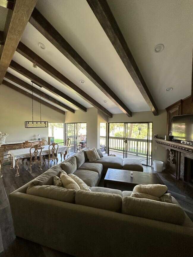 Building Photo - 14 Lago Norte