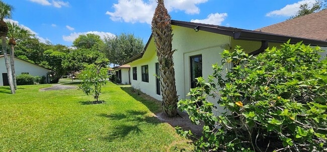 Building Photo - 3298 Shadow Wood Dr