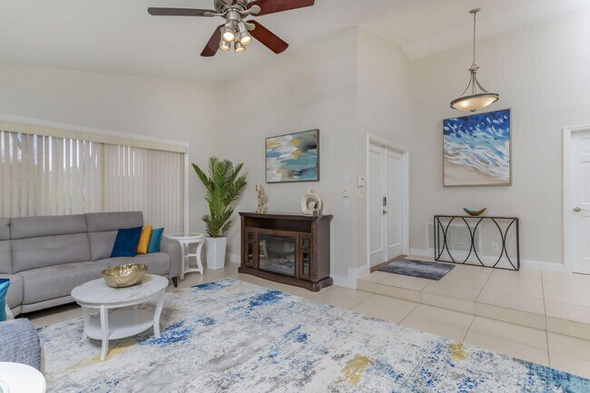 Building Photo - 7572 Silver Woods Ct