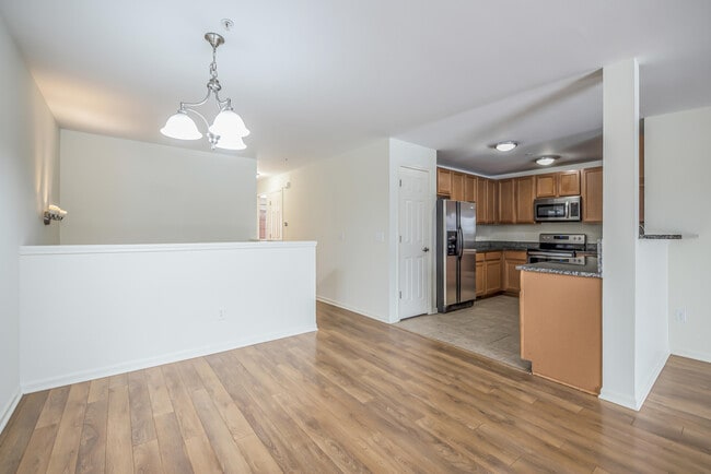 Building Photo - 120 W Oakbrook Dr