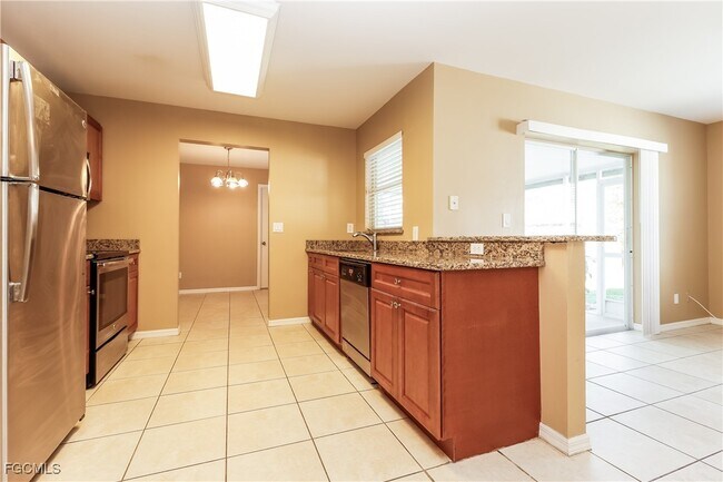 Building Photo - 15619 Sunny Crest Ln