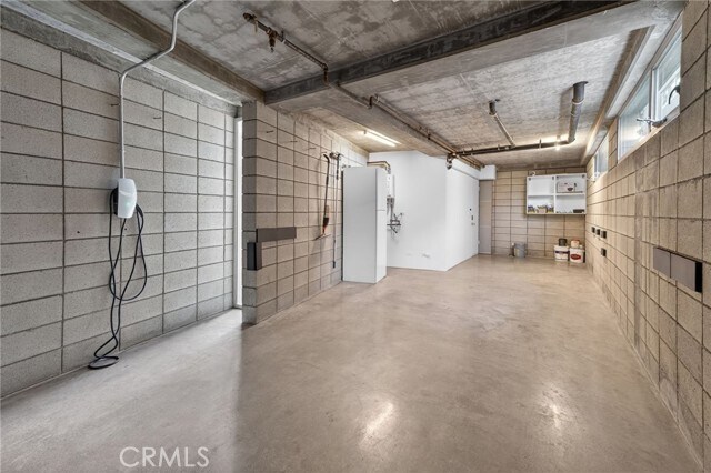 Building Photo - 404 Grand