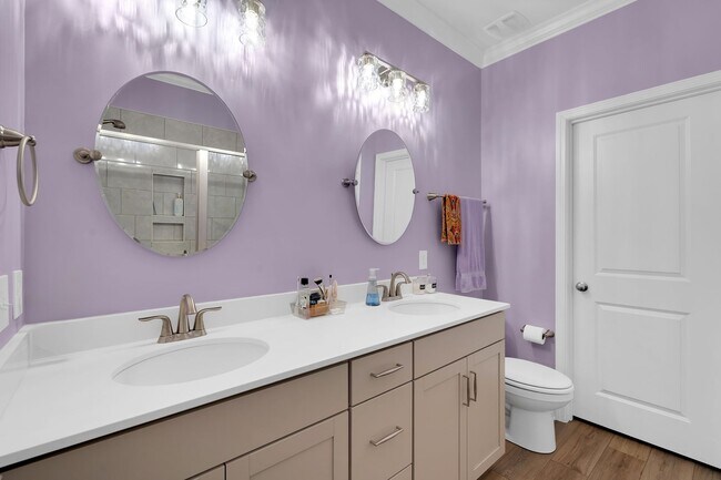 Building Photo - Beautiful Fully Furnished.