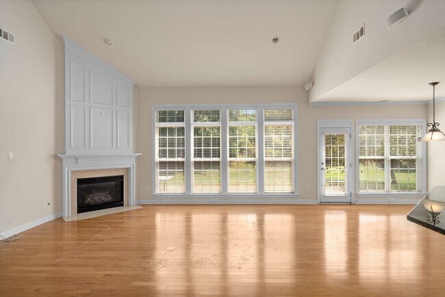 Building Photo - 217 Conservatory Drive