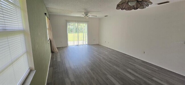 Building Photo - 304 Camillia Ln
