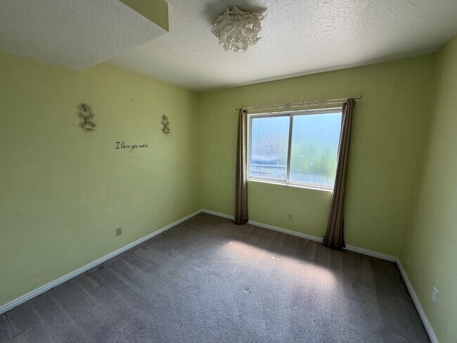 Building Photo - 479 S Palisade Dr