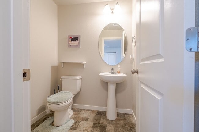 Building Photo - Stunning 3 Bed 2.5 Bath Home in Harvest Village