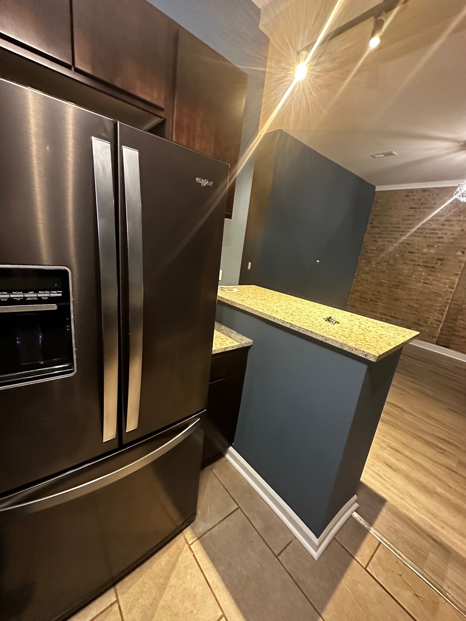 kitchen - 2405 N Neva Ave