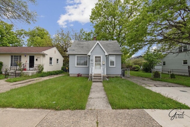 Primary Photo - Two Bedroom Home in St Clair Shores - $1,400