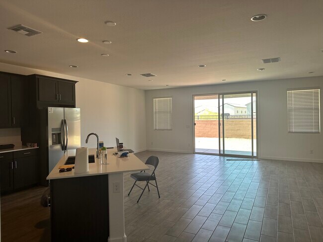 Kitchen - 3110 N 199th Dr