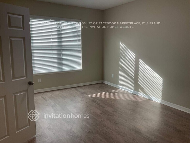 Building Photo - 1110 Bassano Way