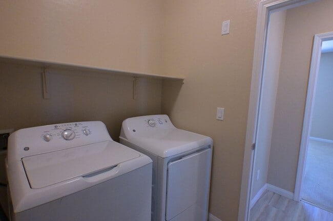 Building Photo - 340 Cadence Vista Dr