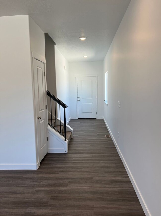 Building Photo - TOWNHOUSE IN TAYLORSVILLE