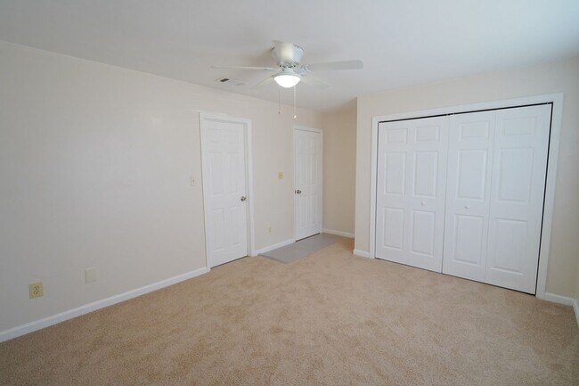 Building Photo - 3178 N Ridge Rd