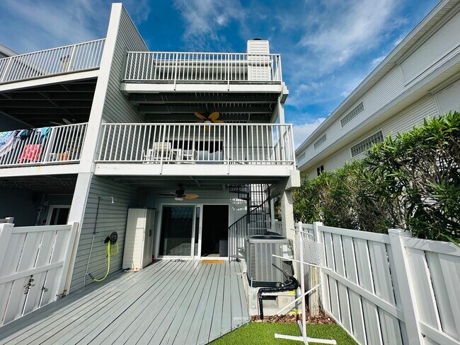 Building Photo - 12274 1st St W