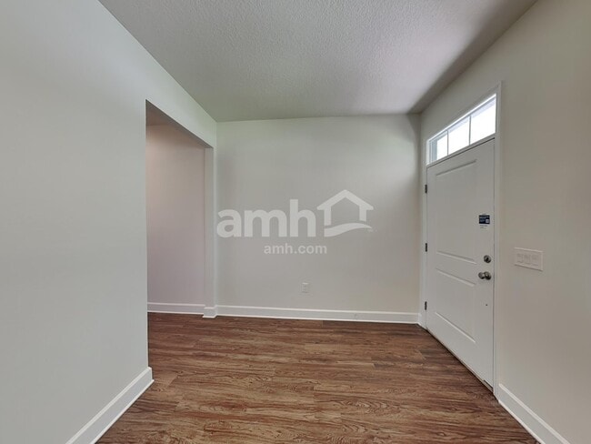 Building Photo - 220 Crestrun Loop