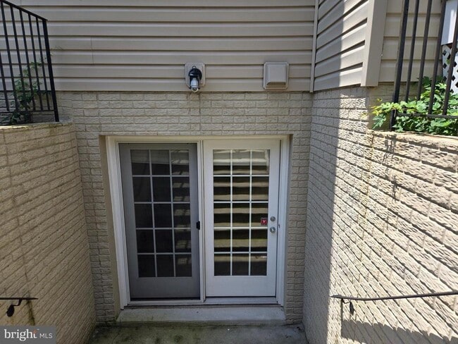 Primary Photo - 17 Moonlight Trail Ct