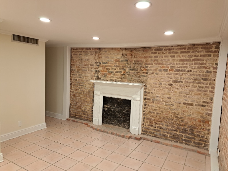 Building Photo - 617 Dauphine St