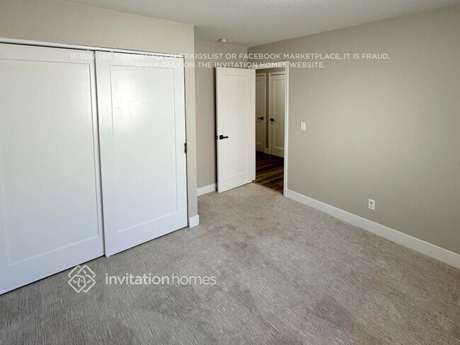 Building Photo - 5550 E 130th Dr