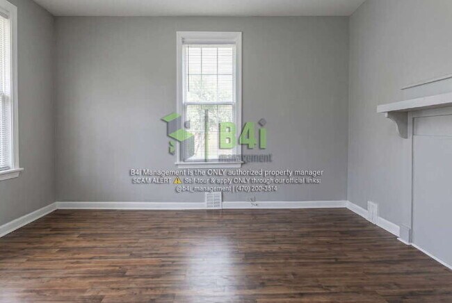 Building Photo - 560 Radcliff Ave