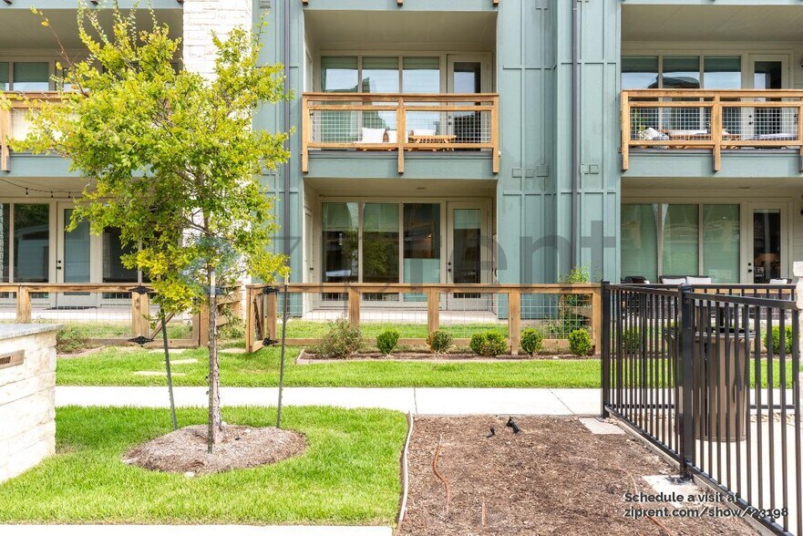 Building Photo - 4704 Sunset Trail